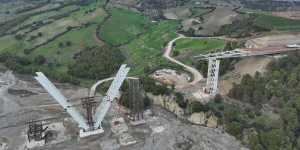 Webuild, raggiunto il 70% di avanzamento sulla SS 106. Prosegue la realizzazione del viadotto Avena