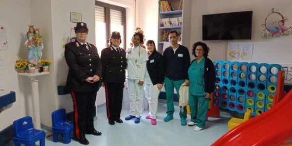 Epifania 2025: speranza e natura negli ospedali pediatrici di Cosenza e Corigliano Rossano  con i carabinieri forestali