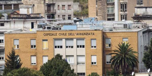 Il bimbo di 3 anni ricoverato a Cosenza, anche il fratellino in ospedale per presunti maltrattamenti