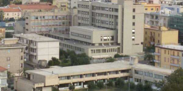 Paola, il bimbo di 3 anni ricoverato a Cosenza. Referti medici e testimonianze all’esame degli investigatori