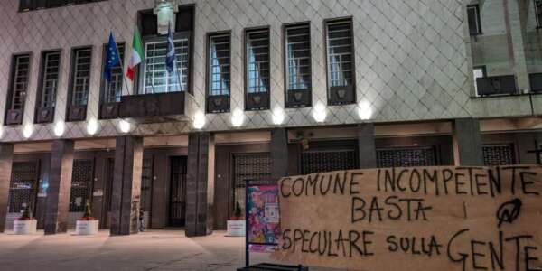 Cosenza, comitato Prendocasa: “Basta immobilismo. Costanzo e Buffone si dimettano”