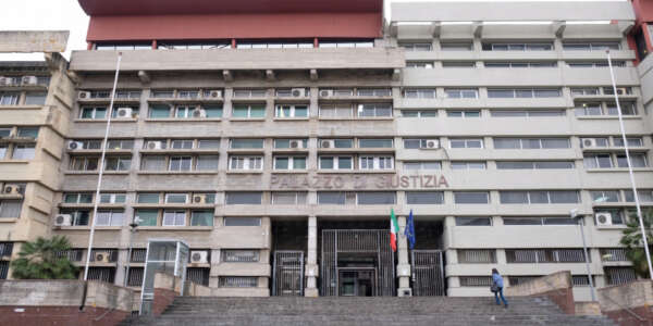 Processi in trasferta, protestano gli avvocati di Cosenza