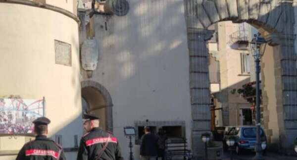 Paola, aggredirono le forze dell’ordine nella notte di Ferragosto: divieto di accesso alle aree urbane per due gemelli