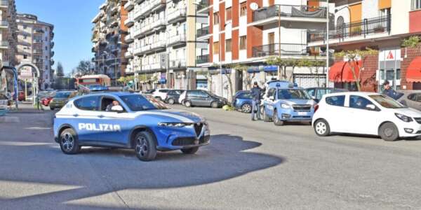 Cosenza, tenta di strappare gli orecchini d’oro ad un’anziana: arrestato un 46enne