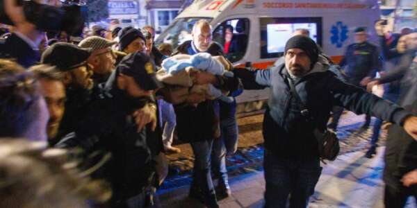 Neonata rapita a Cosenza, i video girati con i cellulari
