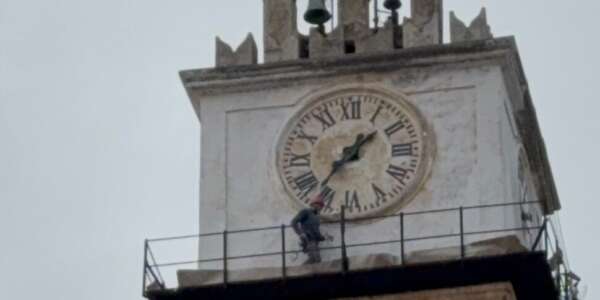 Al via i lavori di restyling della Torre dell’antico orologio di Cassano centro