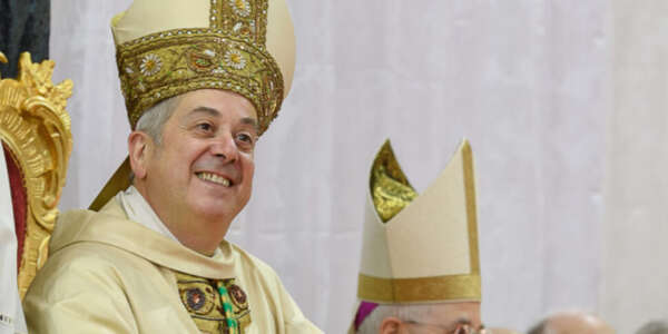 Emergenza abitativa a Cosenza, l’appello di ‘Prendocasa’: “Monsignor Checchinato, faccia qualcosa”