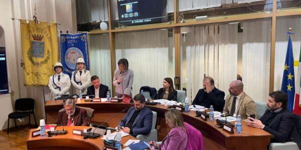Edifici pubblici da ristrutturare, duello in Consiglio comunale a Corigliano Rossano