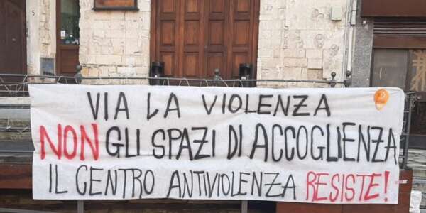 Cosenza, chiusura del Cav “Lanzino”. Se protezione e accoglienza finiscono nel… sottoscala