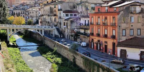 La Calabria piace agli stranieri che cercano casa, Cosenza domina tra le province