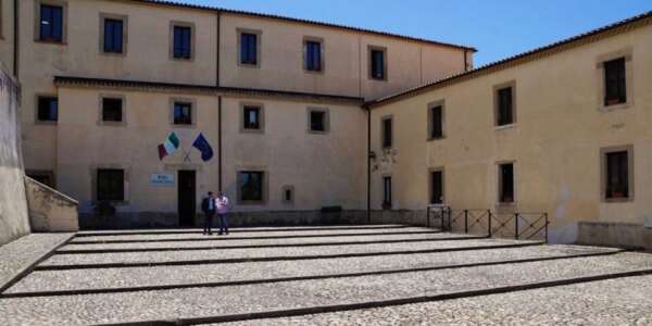 Paola, sciolto il Consiglio comunale: il prefetto nomina il Commissario