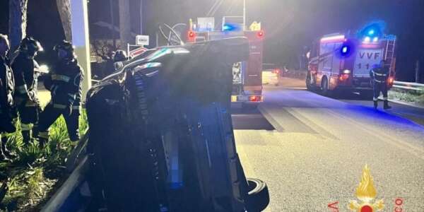 Terribile incidente nel Cosentino, scontro tra due auto: sei feriti, tre sono gravi