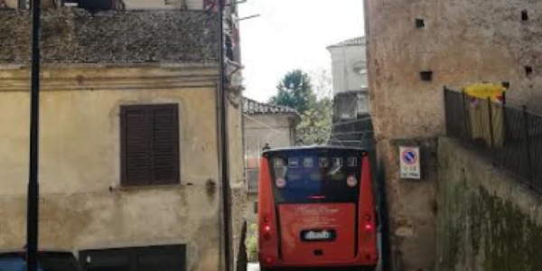 Castrovillari, viabilità precaria. Complicato raggiungere il borgo