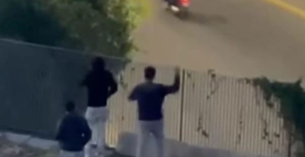 Corigliano Rossano, dal cavalcavia una ignobile sassaiola sulle auto