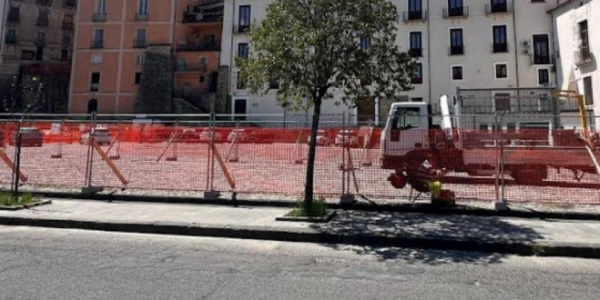 Pronti nuovi lavori nel centro storico di Cosenza, allestito il cantiere vicino all’Arenella