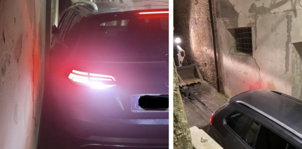 Disavventura a Cetraro, auto con tre giovani resta incastrata in una viuzza del centro storico