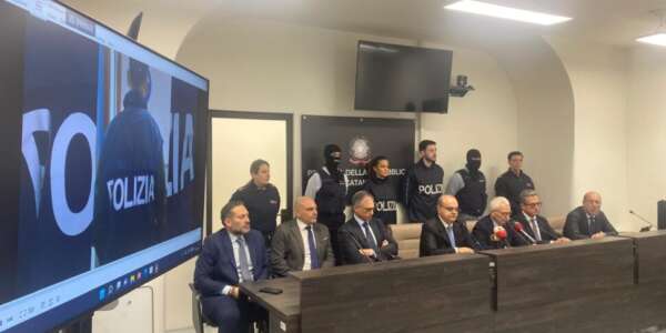 Gli affari della ‘ndrina di Cariati in Germania: le estorsioni non risparmiavano neanche i compaesani immigrati