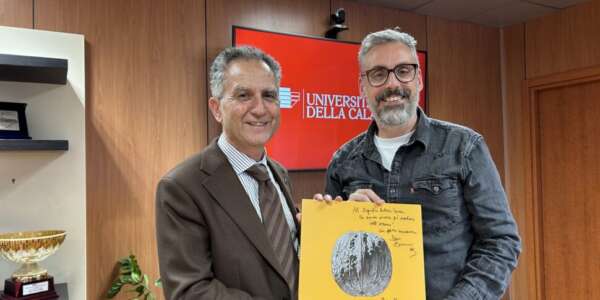 Brunori Sas consegna il suo nuovo album al rettore dell’Unical Leone: “Qui tutto è cominciato”