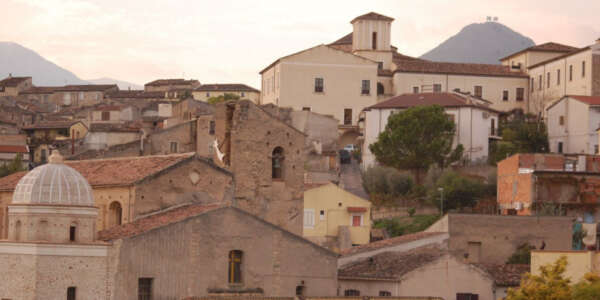 Castrovillari, nel centro storico l’acqua arriva col contagocce